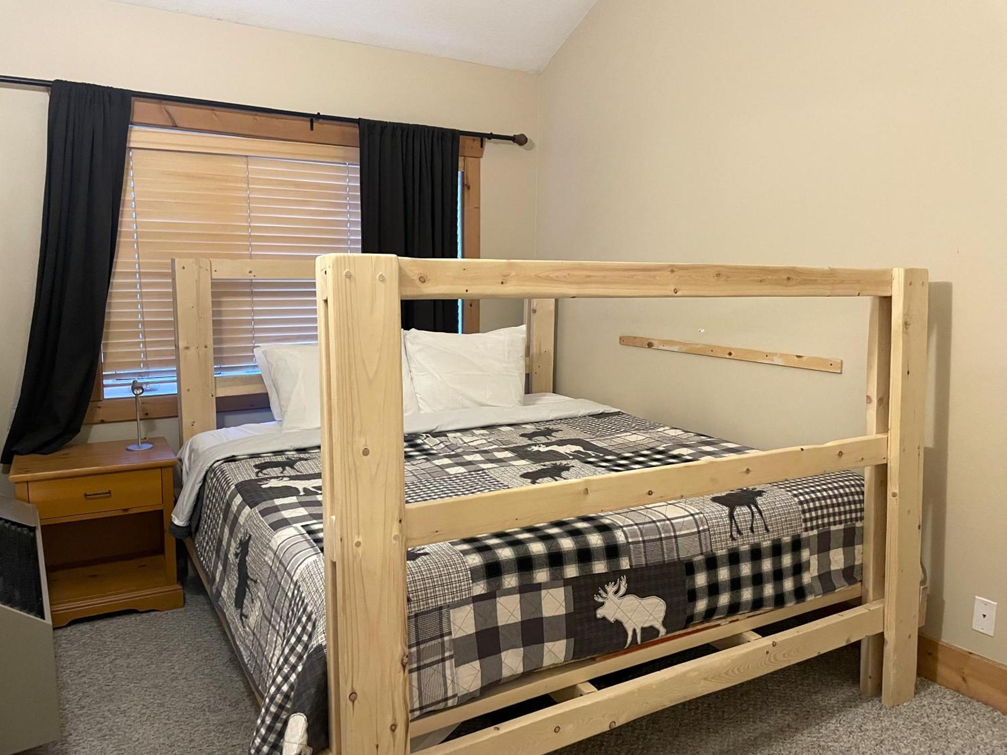 Cornerstone Lodge By Park Vacation Management Fernie Exteriér fotografie
