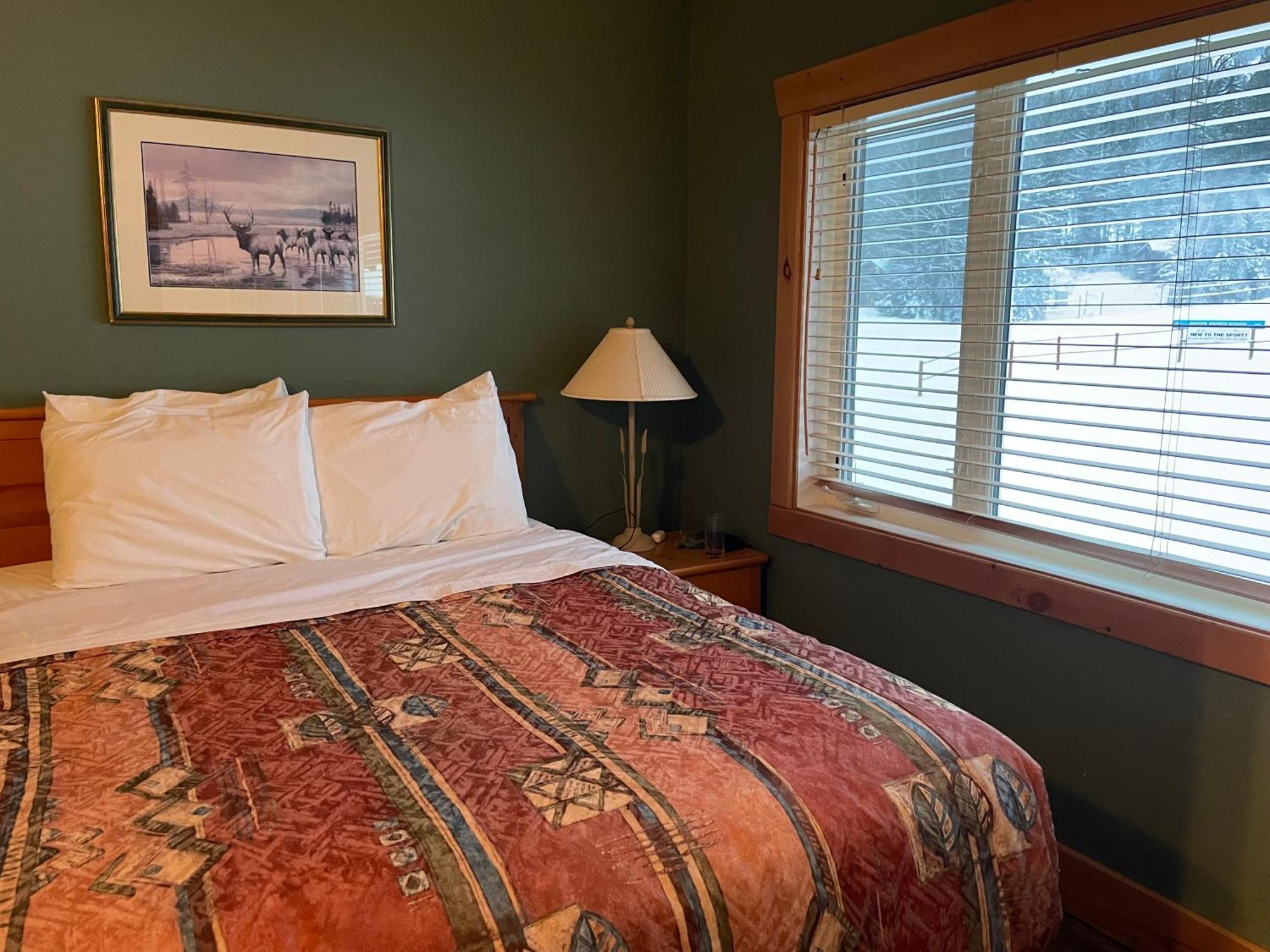 Cornerstone Lodge By Park Vacation Management Fernie Exteriér fotografie
