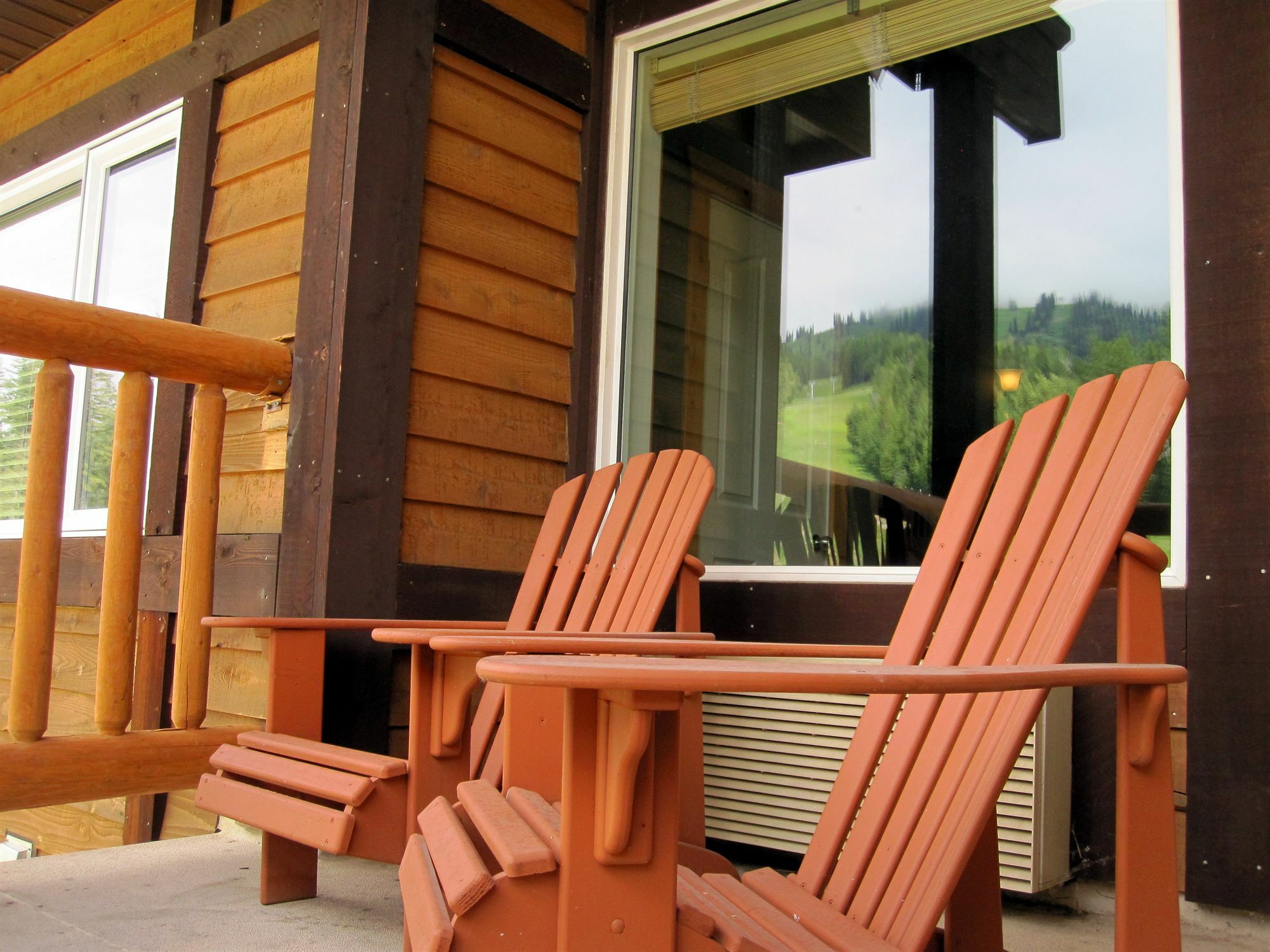 Cornerstone Lodge By Park Vacation Management Fernie Exteriér fotografie